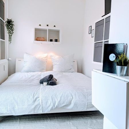 Lenastay L Tiny Apartment - Innenstadt Kaiserslautern Ngoại thất bức ảnh